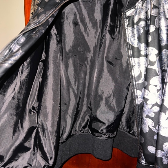 Black and silver bomber jacket - Picture 3 of 5